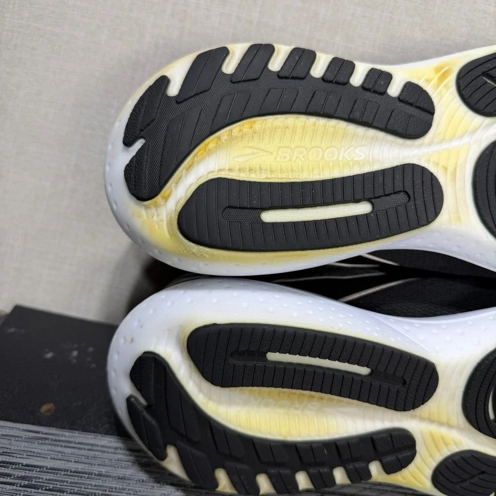 Brooks wear scuffs